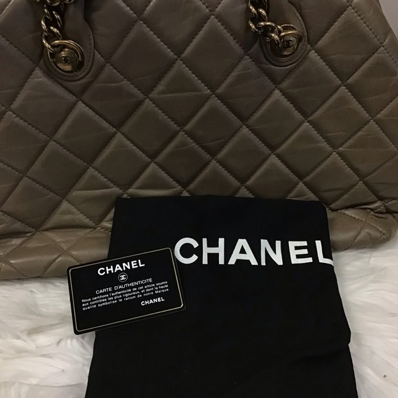 CHANEL Edinburgh Castle Rock Bowling Bag - Picture 11 of 12